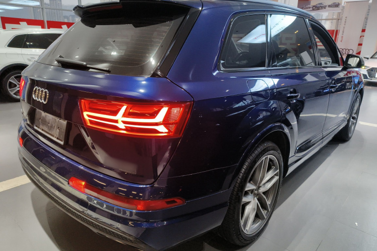 奥迪Q7 2018款 45 TFSI 技术型车身外观6005