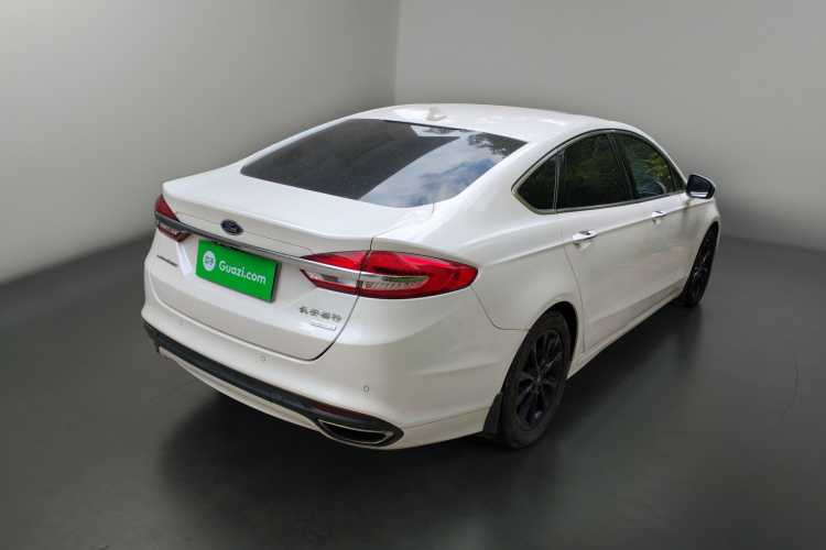 福特 蒙迪欧 2017款 EcoBoost 180 时尚型车身外观7