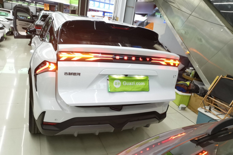 吉利银河 银河L7 2024款 1.5T 115km MAX  龙腾版车身外观6