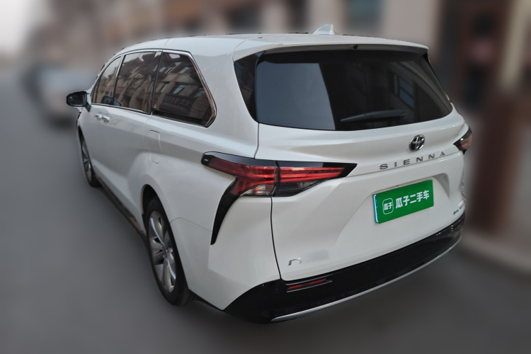 丰田 赛那SIENNA 2024款 2.5L混动 四驱尊贵版车身外观5