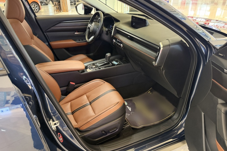 马自达CX-50行也 2023款 2.5L HEV 四驱尊行版中控内饰7004