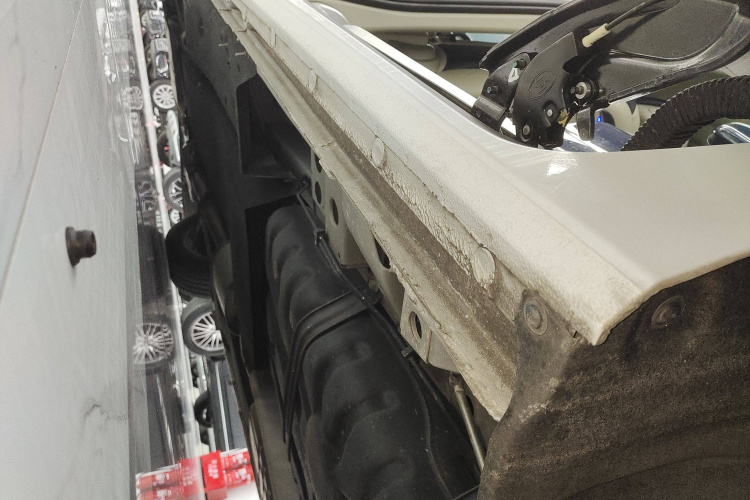 别克GL8 2020款 ES陆尊 653T 舒适型机舱底盘30