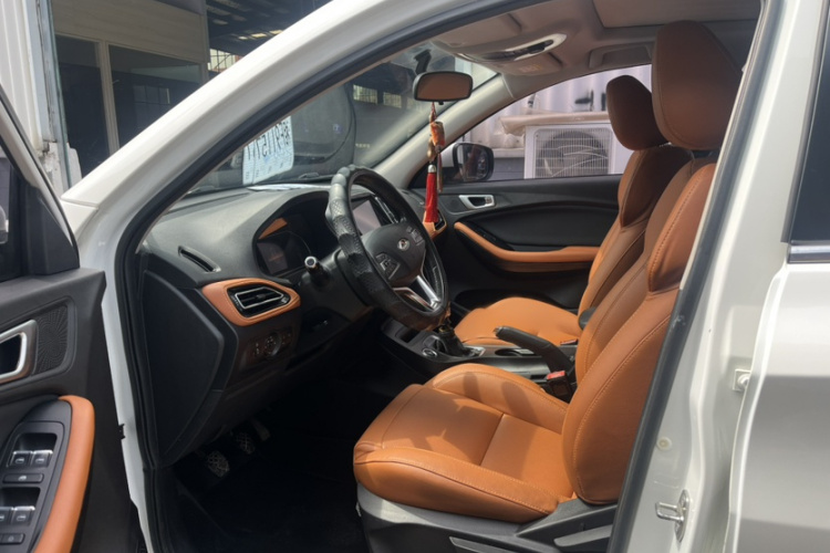 奇瑞 瑞虎7 2016款 1.5T 手动耀目版车身外观6005