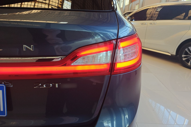 林肯MKX 2017款 2.0T 四驱尊雅版车身外观9