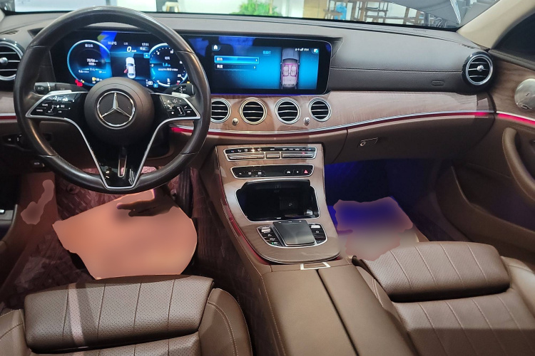 奔驰E级 2022款 E 260 L中控内饰7002