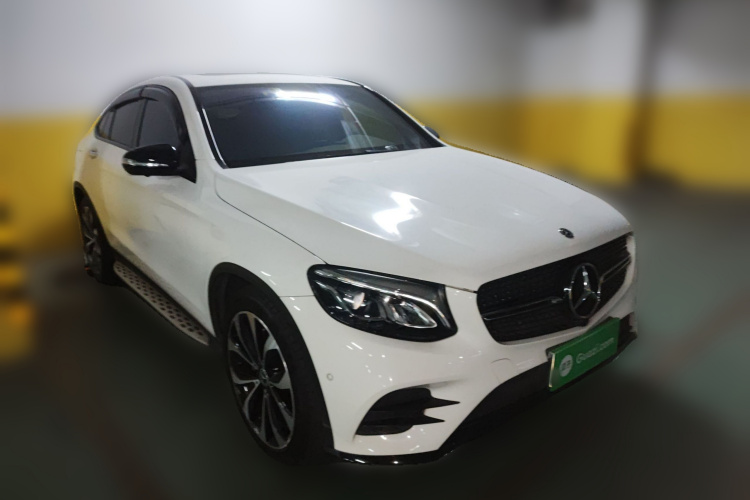 奔驰GLC轿跑 2018款 GLC 260 4MATIC 轿跑SUV车身外观3