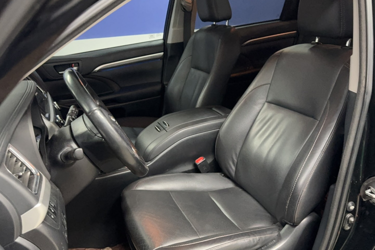 丰田 汉兰达 2018款 2.0T 四驱至尊版 7座 国V局部细节19