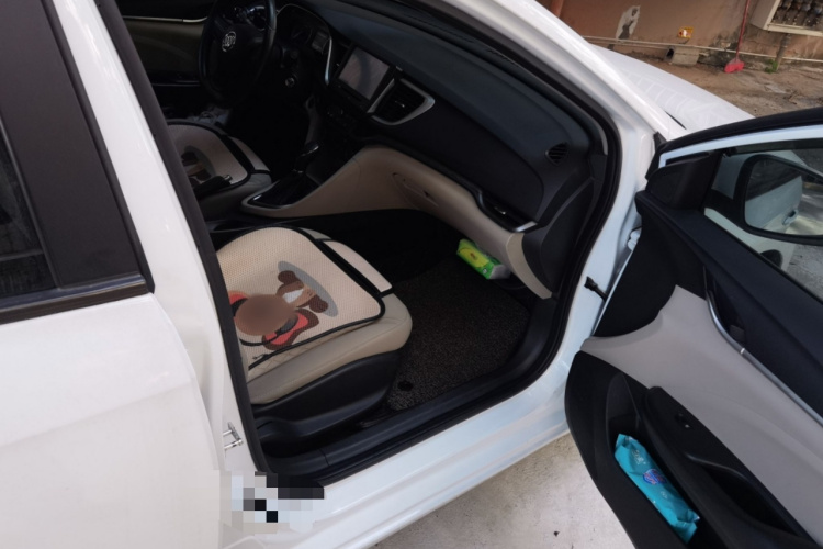 别克 英朗 2015款 15N 自动精英型局部细节9005