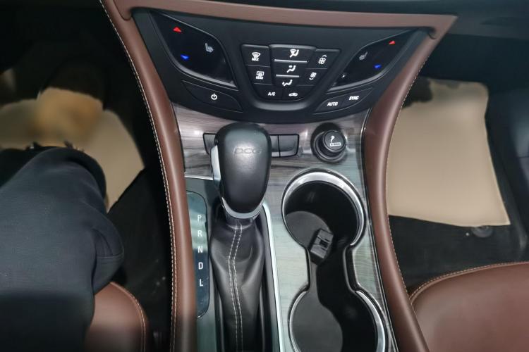 别克 昂科威 2018款 20T 两驱精英型中控内饰7003