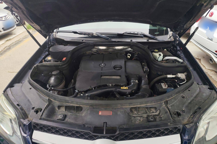 奔驰GLK级 2015款 GLK 260 4MATIC 动感型 极致版机舱底盘24