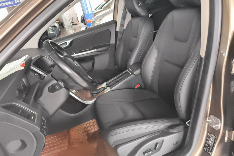 沃尔沃XC60 2016款 T5 智行版中控内饰19