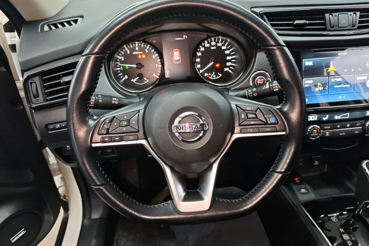 日产 奇骏 2020款  2.5L XL ITS CVT 4WD豪华领航版中控内饰13