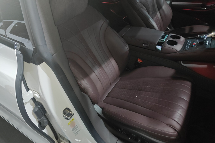 腾势Z9GT 2024款 1100四驱Ultra版局部细节41