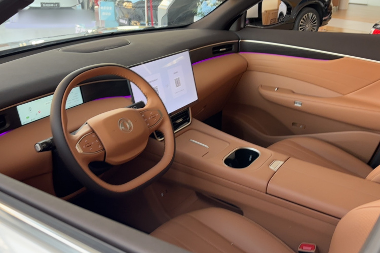 东风风神L8 2025款 185KM梦想版中控内饰7001