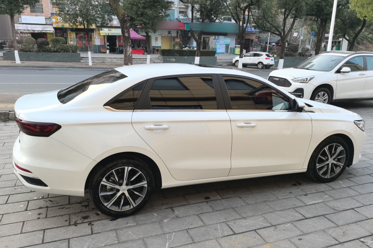 吉利汽车 帝豪 2023款 第4代冠军版 1.5L CVT尊贵型车身外观6002