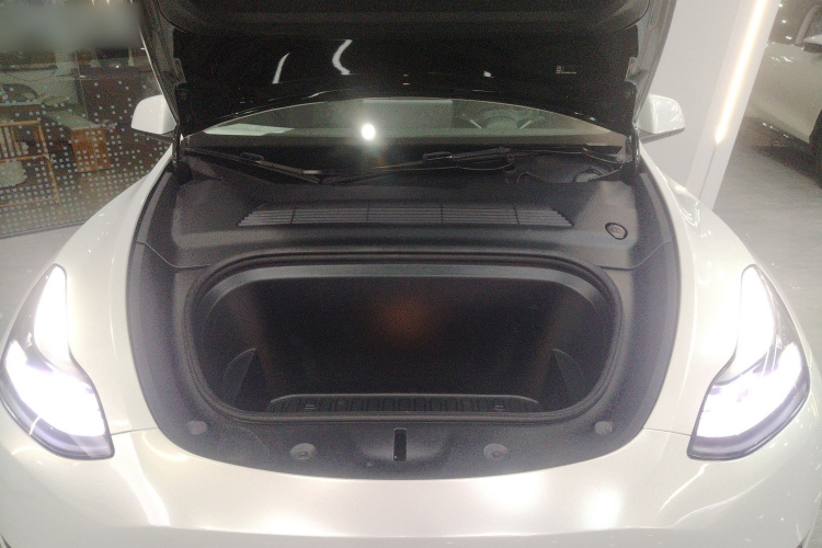 特斯拉 Model Y 2022款 改款 后轮驱动版机舱底盘24