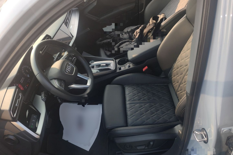 奥迪A3 2025款 A3L Limousine 35TFSI 飞驰尊享型中控内饰19