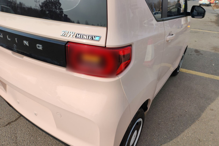 五菱汽车 宏光MINIEV 2022款 马卡龙臻享款 磷酸铁锂车身外观9