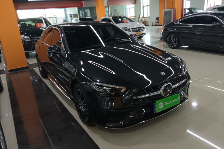 奔驰C级 2023款 改款 C 200 L 运动版车身外观3