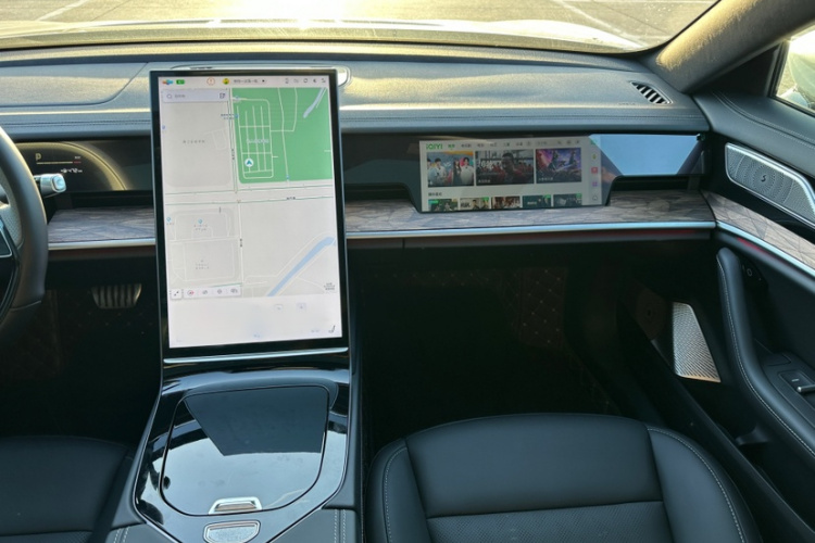 哪吒汽车 哪吒S 2023款 纯电 520km 后驱版中控内饰7006