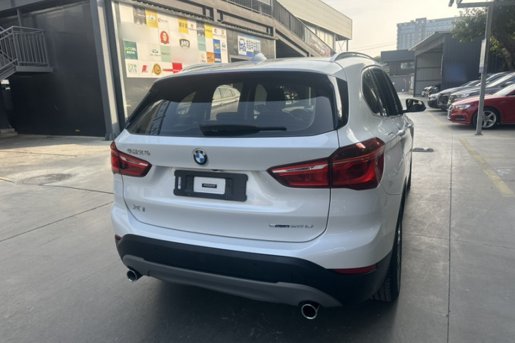 宝马X1 2019款 sDrive20Li 领先型车身外观6004