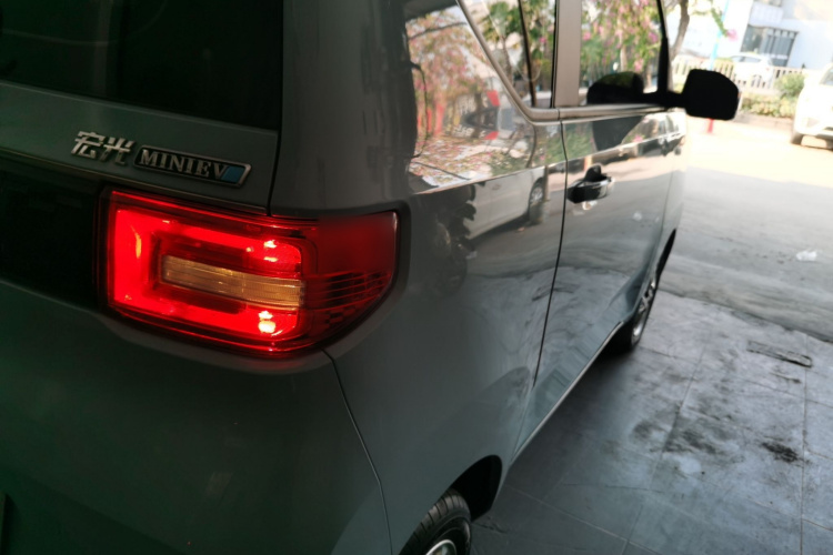 五菱汽车 宏光MINIEV 2021款 马卡龙臻享款 三元锂车身外观9