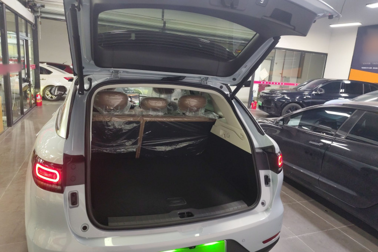 零跑汽车 零跑C11 2026款 增程 300激光雷达版机舱底盘23