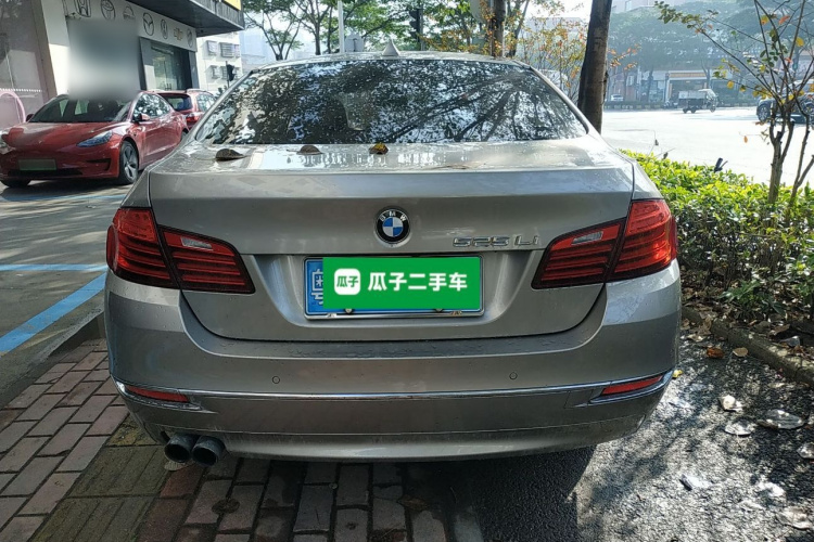 宝马5系 2014款 525Li 豪华设计套装车身外观6