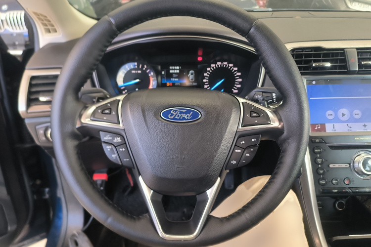 福特 蒙迪欧 2017款 改款 EcoBoost 180 时尚型局部细节13