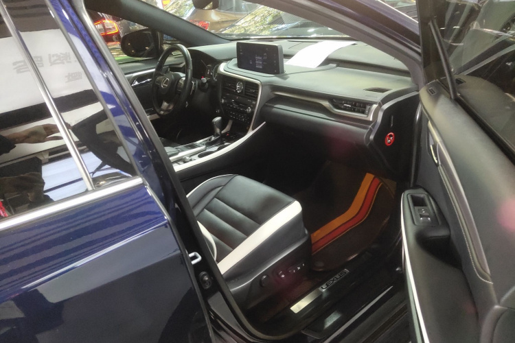 雷克萨斯RX 2021款 300 四驱F SPORT局部细节41