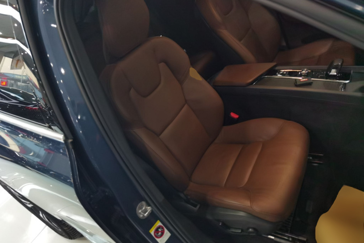 沃尔沃XC60 2023款 B5 四驱智逸豪华版局部细节41