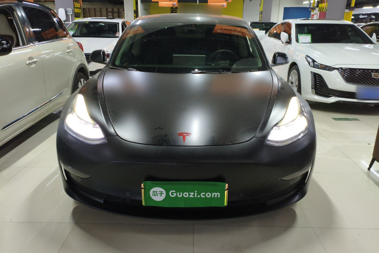 特斯拉 Model 3 2021款 改款二 Performance高性能全轮驱动版车身外观2