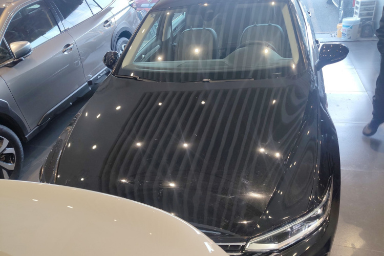 大众 迈腾 2023款 200万辆纪念版 330TSI DSG豪华型车身外观6001