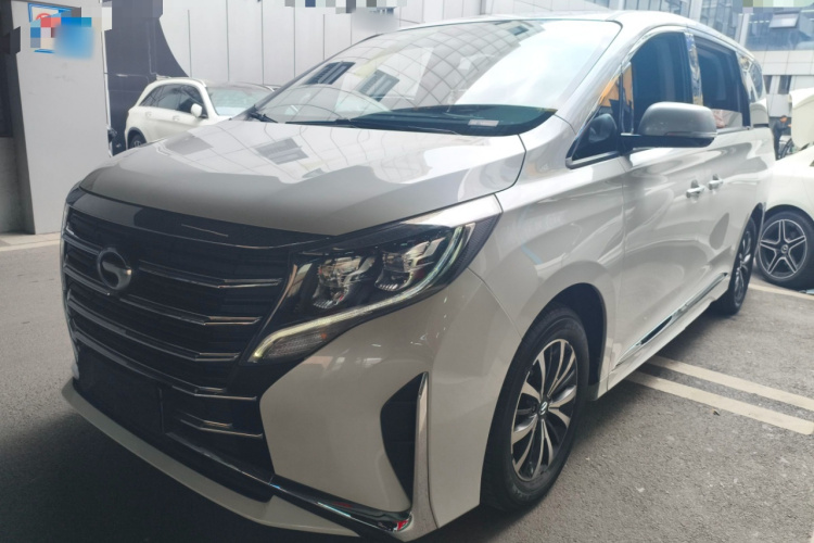 广汽传祺 传祺M8 2024款 领秀系列 390T 尊享版车身外观1