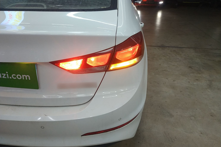 现代 领动 2016款 1.6L 手动智炫·活力型车身外观9