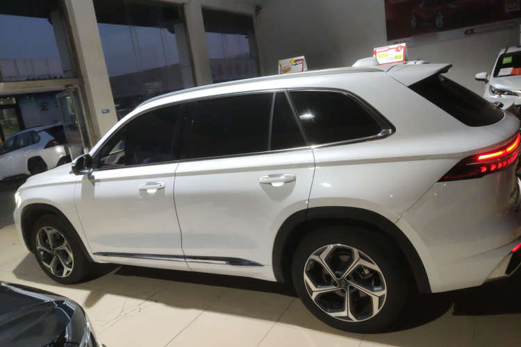 吉利汽车 星越L 2024款 2.0TD 高功自动两驱云起版车身外观4