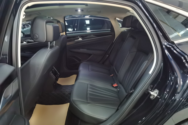 大众 帕萨特 2025款 出众款 380TSI 龙腾版中控内饰21