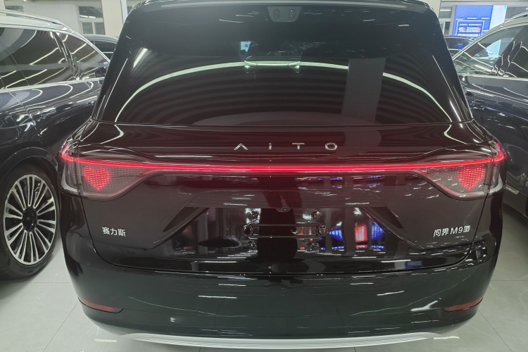 鸿蒙智行 问界M9 2025款 纯电 Ultra版 100kWh 5座版车身外观6004