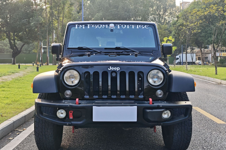Jeep 牧马人 2015款 3.6L Rubicon 四门舒享版车身外观6006