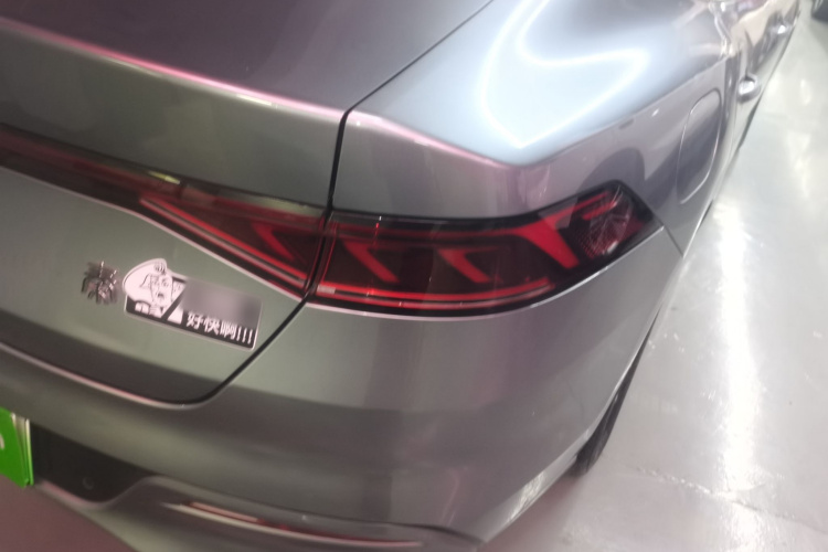 比亚迪 秦PLUS 2023款 冠军版 DM-i 55KM领先型车身外观6001