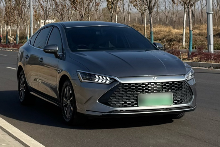 比亚迪 秦PLUS 2023款 冠军版 DM-i 55KM领先型车身外观6004