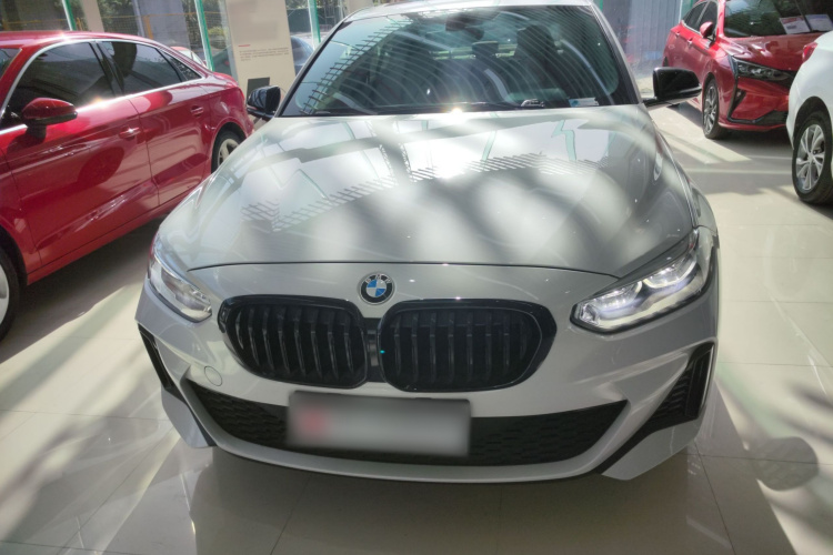 宝马1系 2022款 125i M运动曜夜版车身外观6001