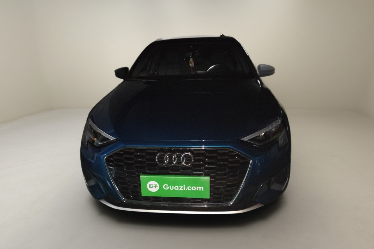 奥迪A3 2021款 Sportback 35 TFSI 时尚致雅型车身外观2