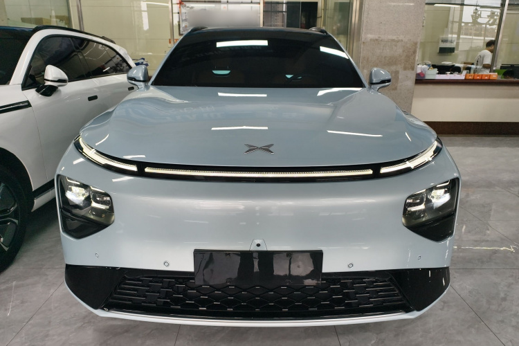 小鹏G9 2022款 702 Pro车身外观2