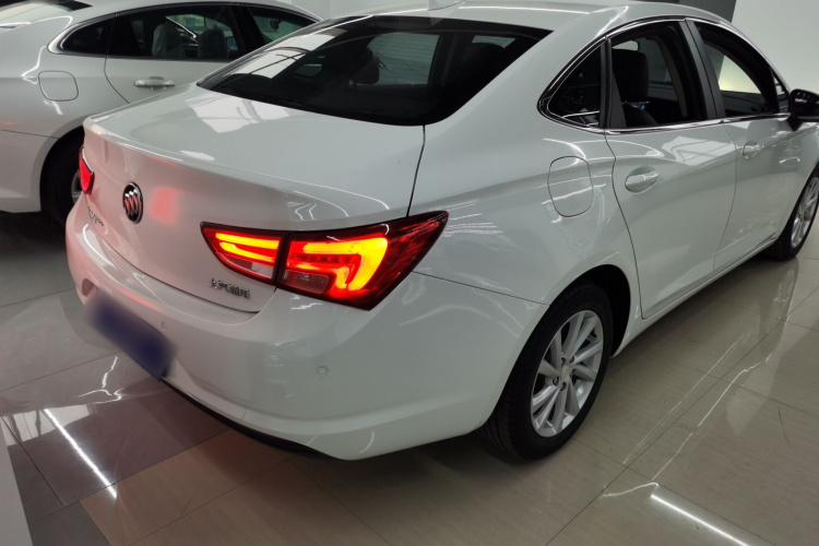 别克 威朗 2019款 三厢 15S 自动领先型车身外观7