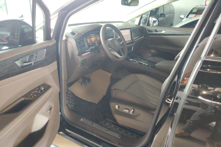 大众 威然 2023款 改款 380TSI 尊驰版中控内饰20