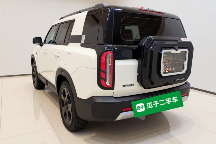 北京越野 北京BJ30 2024款 1.5T 魔核电驱进阶版车身外观5