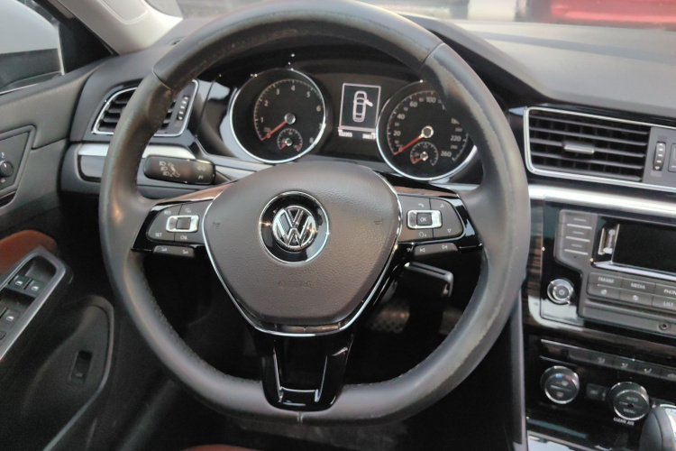 大众 凌渡 2015款 280TSI DSG舒适版中控内饰13