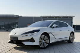 腾势Z9GT 2024款 1100四驱Max版