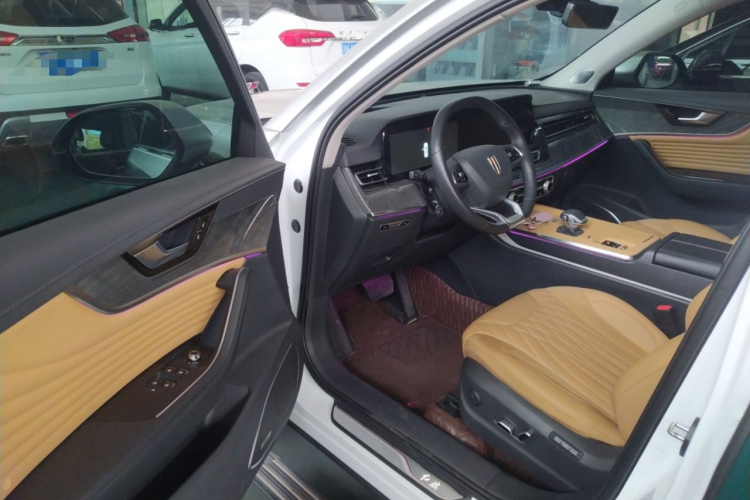 红旗HS5 2023款 2.0T 四驱旗领Pro版中控内饰7003